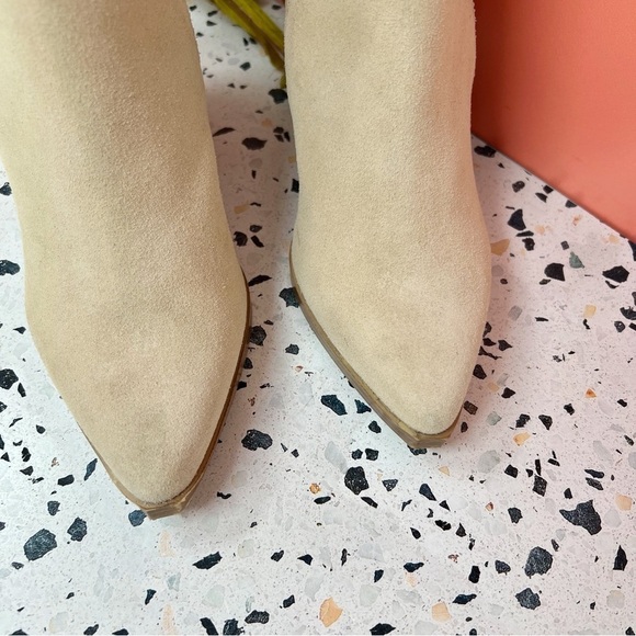Steve Madden Trekk Sand Tan Pointed Suede Leather Stacked Heel Boots Sz 6.5 - Picture 3 of 14